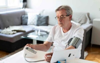 ¿Cómo controlar la tensión en personas mayores de 80 años?